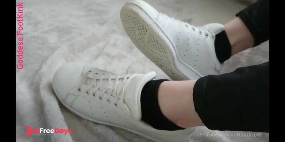 [GetFreeDays.com] Bored British Babe Decides To Take Her Smelly Trainers And Socks Off Revealing Her Sexy Sweaty Feet Porn Video January 2023