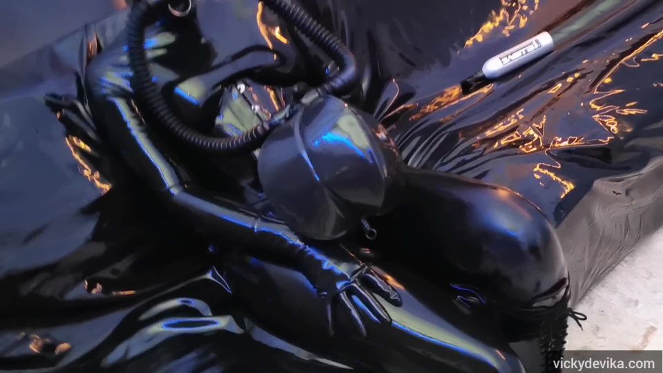 Vickydevika - 6 Liters Is My Favorite Rebreather Bag Size I Can Just Go on for.