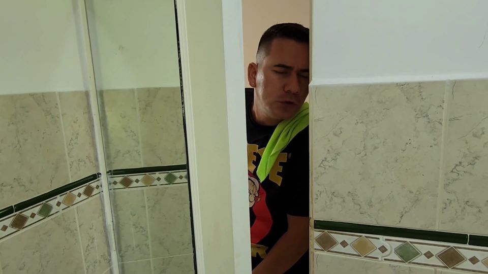 I Surprise My Stepbrother On Me In The Bathroom My Stepfather Almost Di