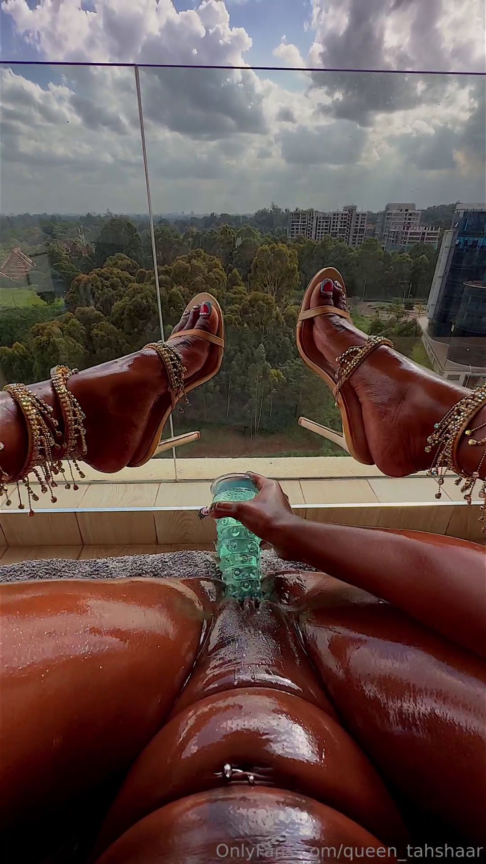 reina tahshaar qt194