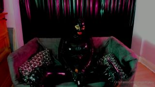 LatexKittyXXX - Puede gatito jugar con su doxy sin maki...