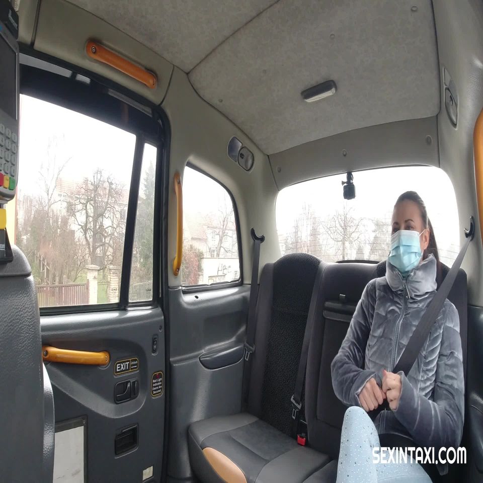 Sexo en taxi Billie Star