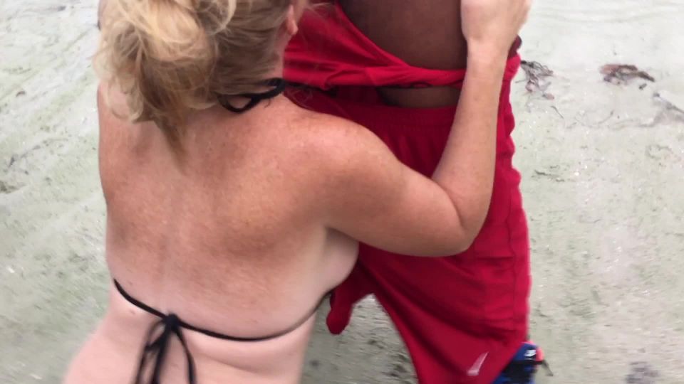 MilfBecca - First Time Dogging In Florida - M@nyv1dz
