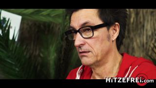 Hitzefrei jun0001 sarahstar connydachs