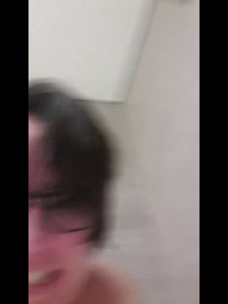 JulieEroticDress - Julie Spielt Anal en el Camping Dusche - HD 720P