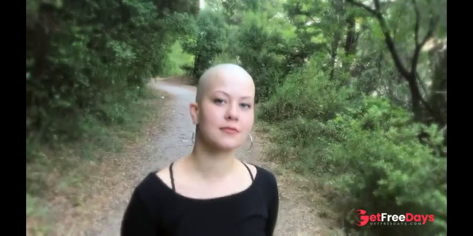 [GetFreeDays.com] FACE SPITTING BALD GIRL Sex Leak October 2022