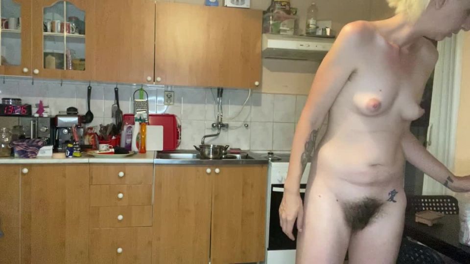 cuteblonde666 Nude cooking sweet pea stew hairy girl - Hairy Bush
