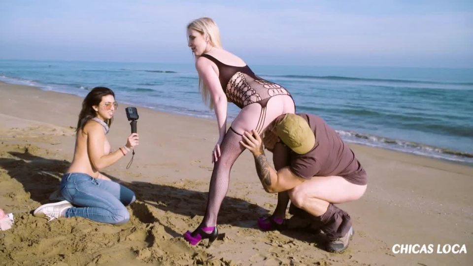 Frida Sante, Georgie Lyall - Two Pornstars Fuck With Stranger On Public Beach HD - Public sex