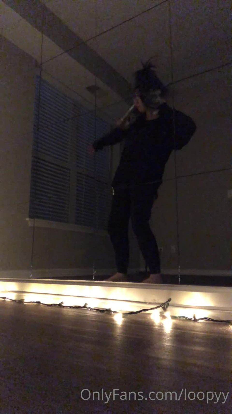 Lucy - loopyy () Loopyy - algunos acurrucados de noche 24-09-2020