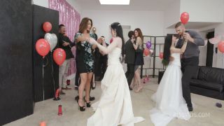 Kaitlyn Katsaros, Anna De Ville - Wedding Party Goes Wrong 6on2 720P - Strapon