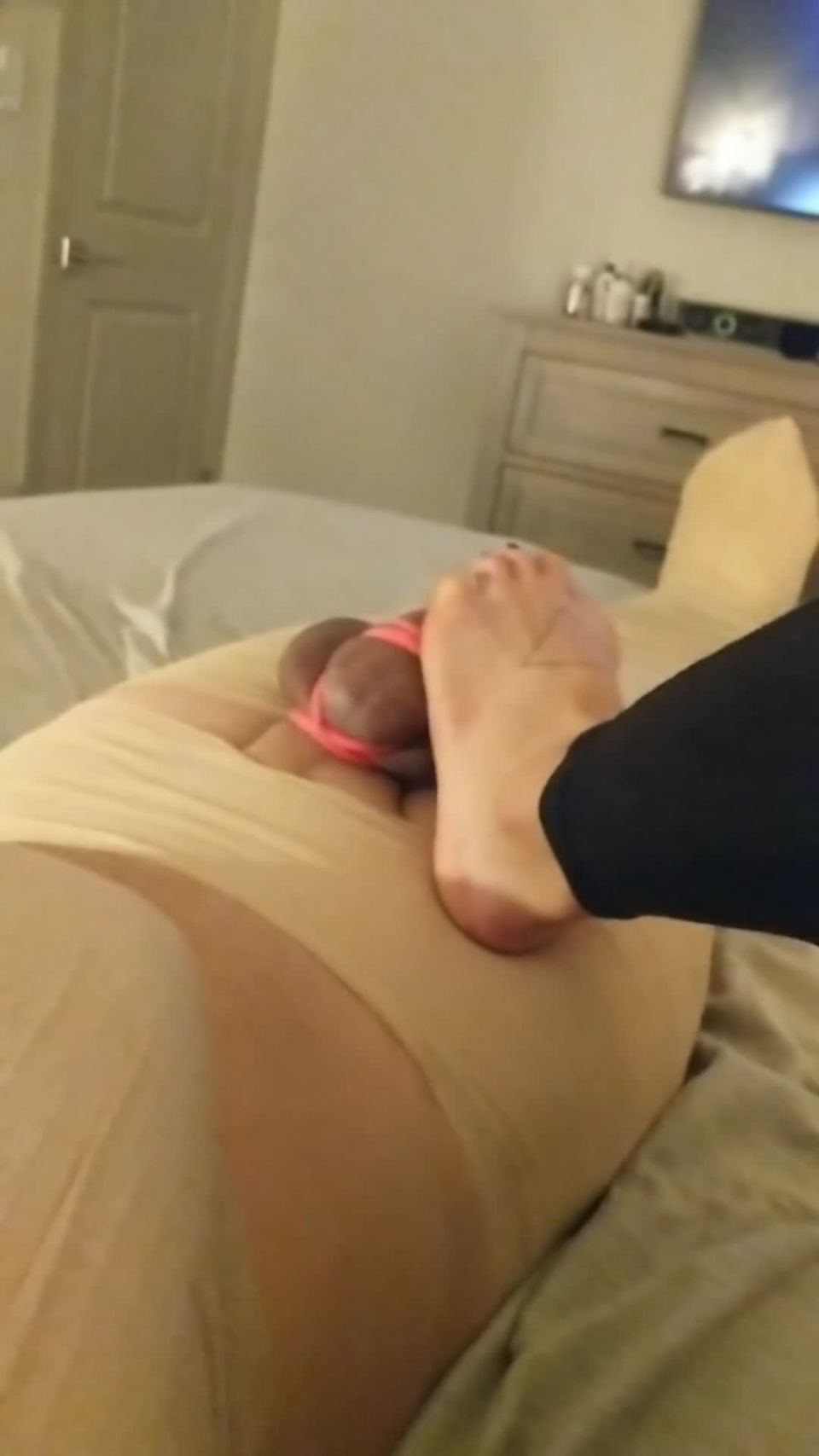 An Li - mistress anli () Mistressanli - foot teasing my bitch mummy while watching tv 27-07-2018