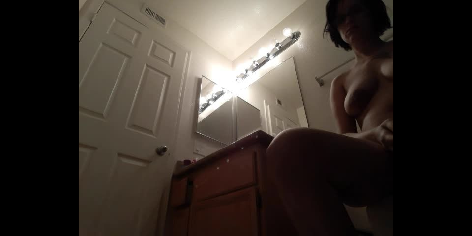 M@nyV1ds - Stevie Layne - Pregnant milf bathroom hidden camera