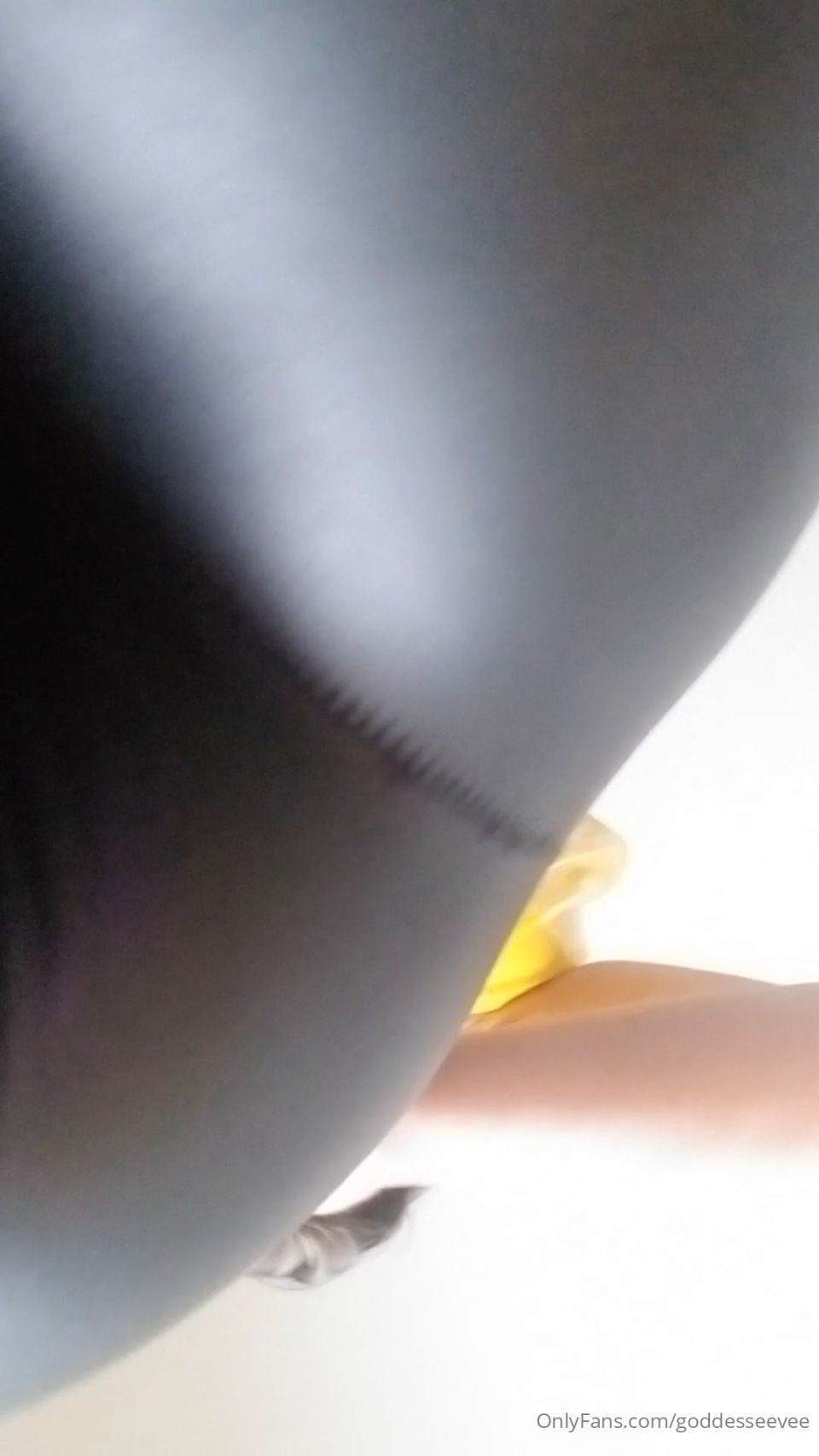 @goddesseevee 2020-04-12  $ you're My pathetic little BUTT sl