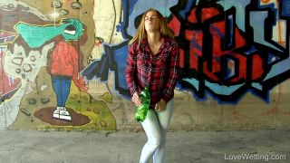 Chrissy Fox's Hot Bladder Bulge Action Revealed