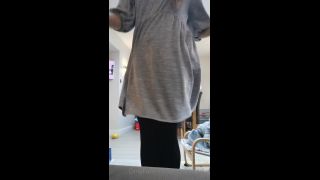 Becky - beckyxxoo () Beckyxxoo - yes my tights arent straight and have a hole in noone cares about the tights anyway y 13-10-2020