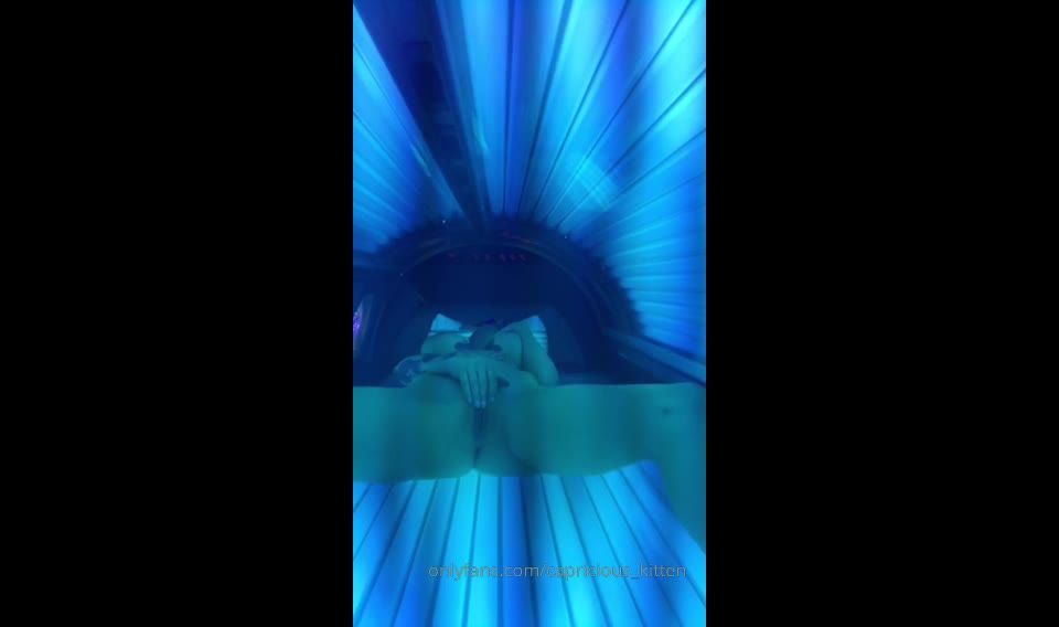 QUINNxCAPRI - freequinnxcapri () Quinnxcapri - tanning bed 20-01-2019