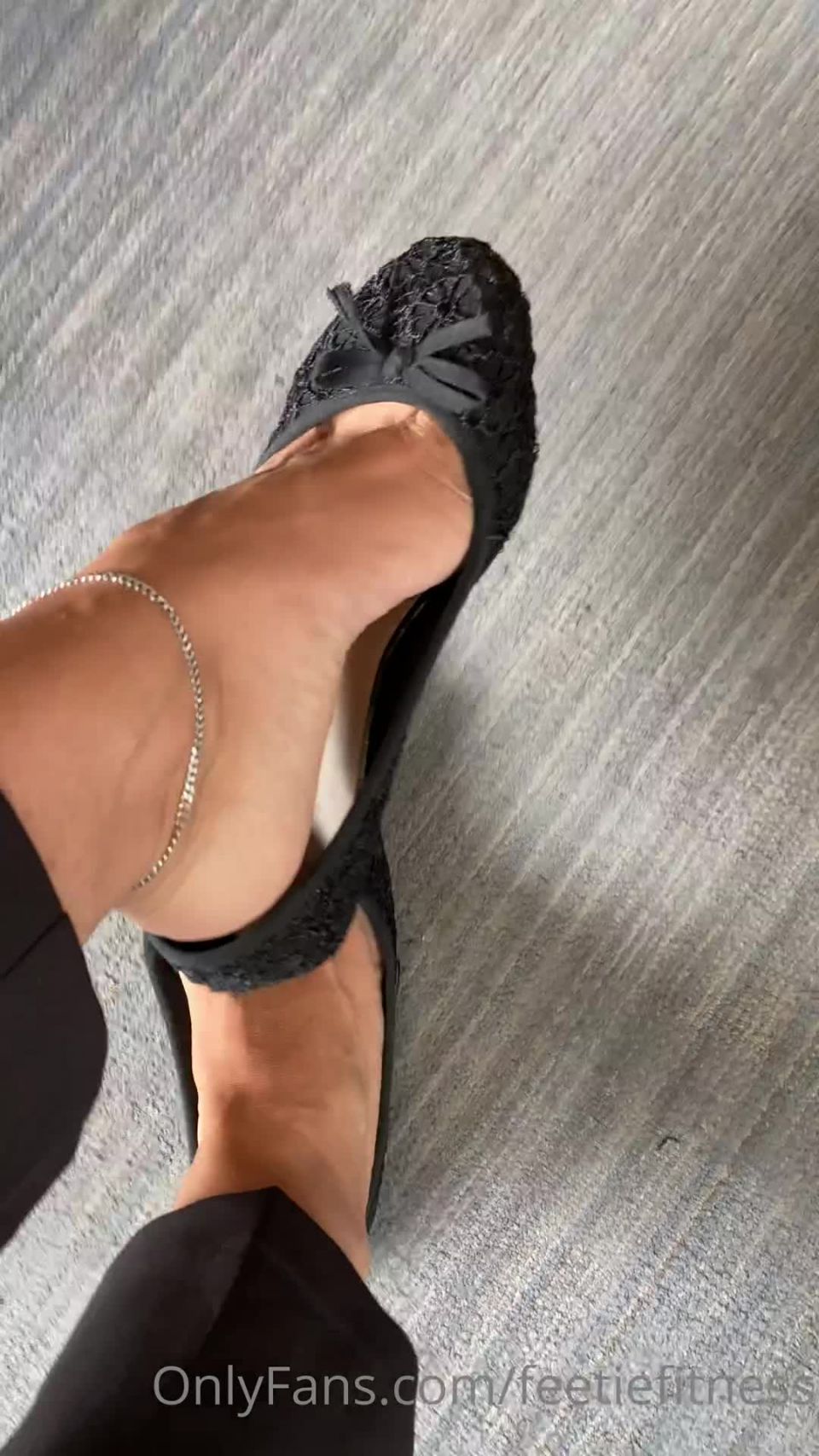 Onlyfans - Goddess Suzie - goddesssuzie26 - goddesssuzieBeen on these poor feet all morning - 02-08-2021