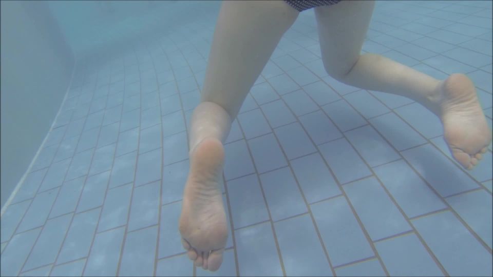  voyeur | Voyeur Under the water in the swimming pool - pcolle YMUW-1004 | voyeur