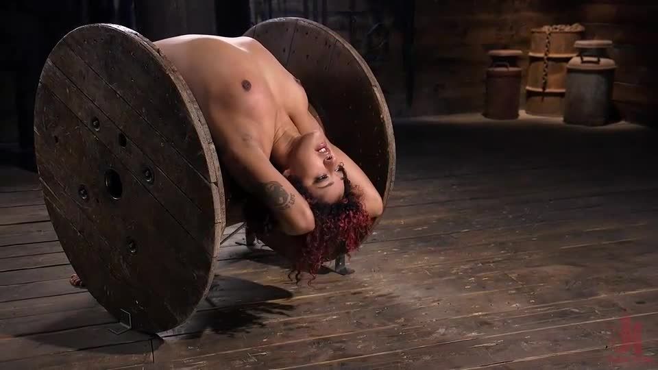 clip para adultos 23 Brutal Bondage, severo tormento, y chorros de orgasmos - sin censura - fiesta lailani bbw