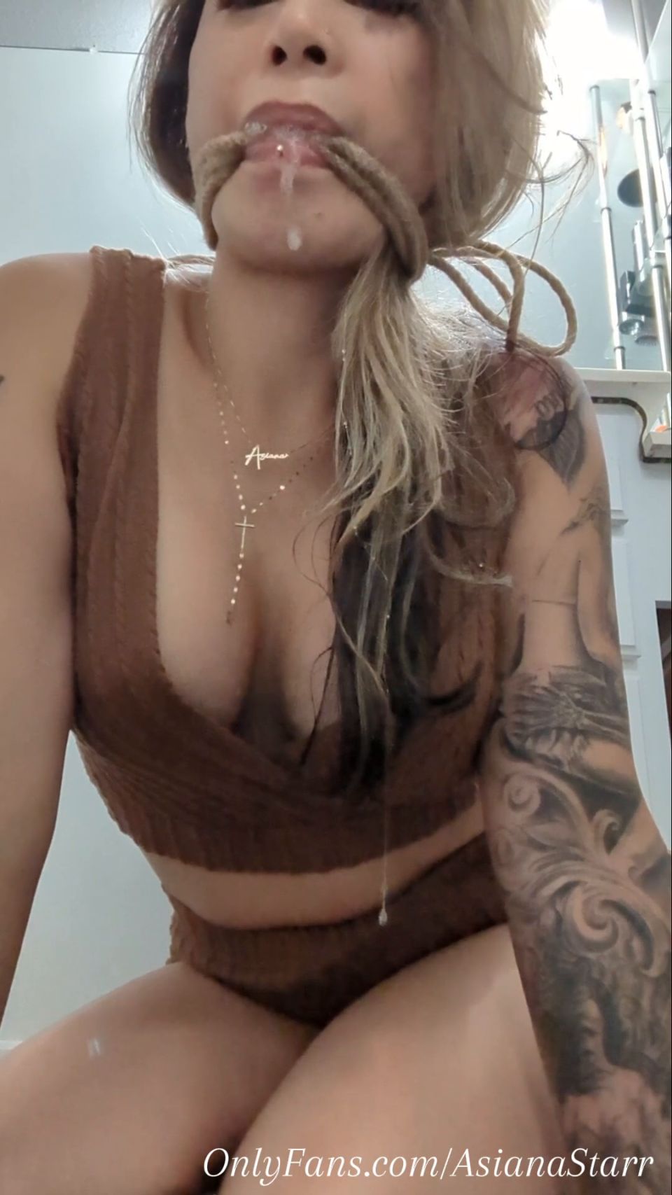 asianastarr 2024-01-12 Los gags de cuerda son tan divertidos de jugar con incluso mejor cuando el Dr. Chukz