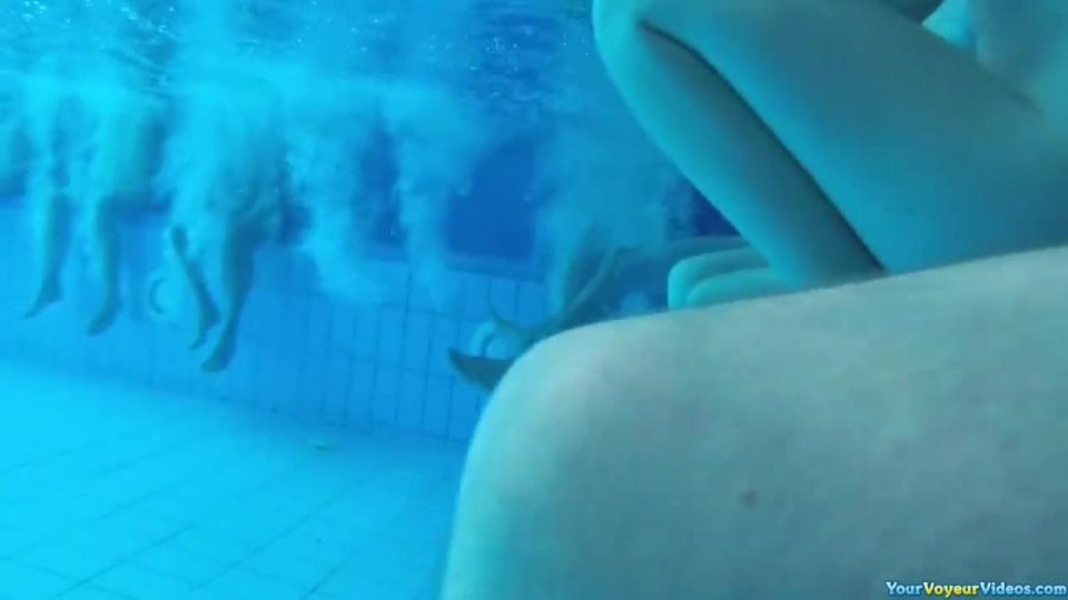 Underwater nude  ladies