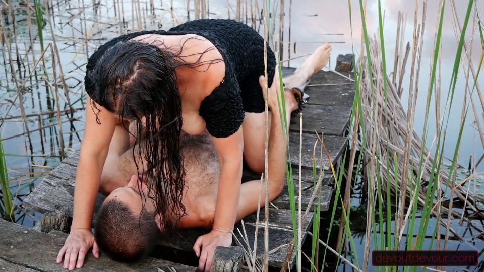 Devoutdevour Facesitting on the Dock： MILF Gets Pussy Licked, then Sucks Cock until Cum in Mouth Ending