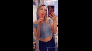 Onlyfans - Gracey kay - graceykaySo this is how I eat my lollies  and I wonder why I get stared at - 25-02-2020