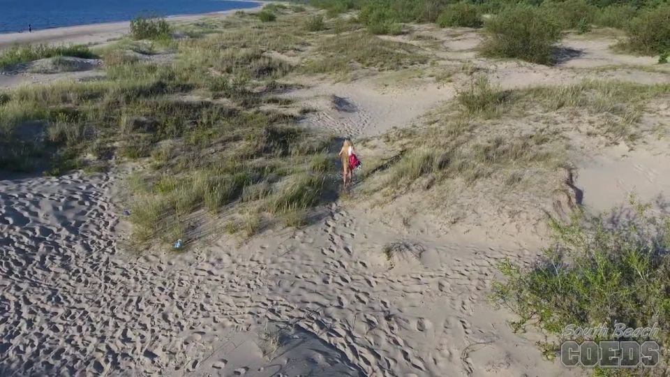 21yo Spinner Jesse Sexily Banging Herself Out At The  Beach