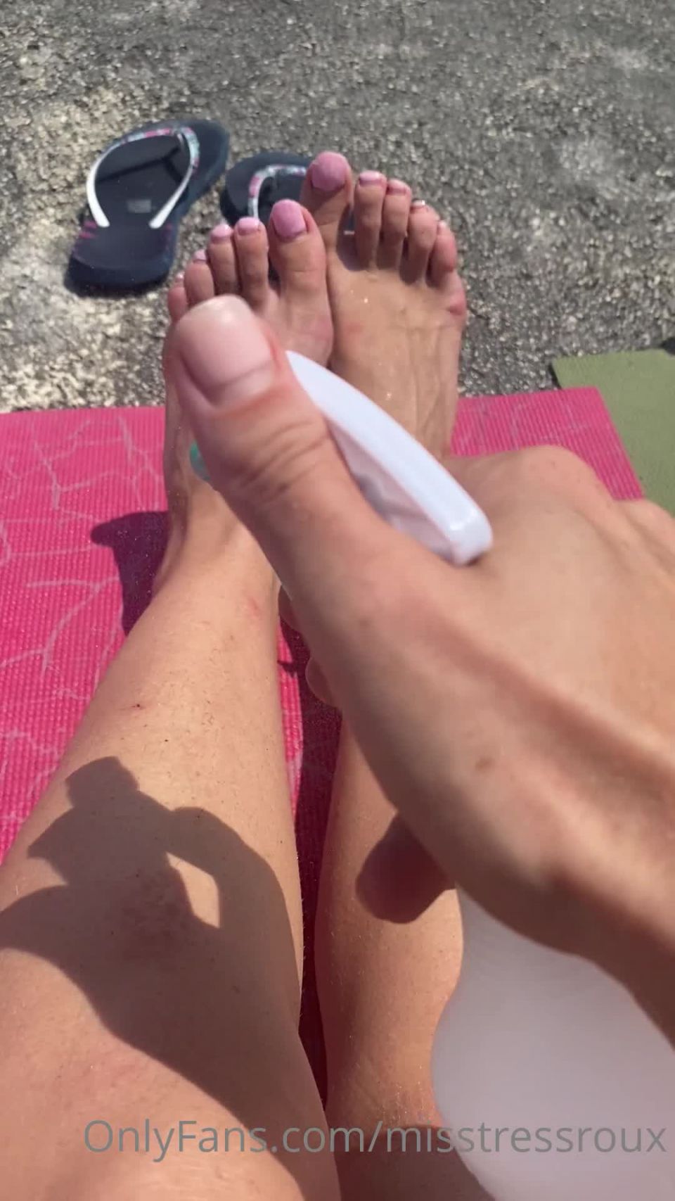 [footjob-porn.com] Onlyfans - GingerAlesFeet_055_misstressroux-13-06-2020-424548748-It's hot in Mexico Leak