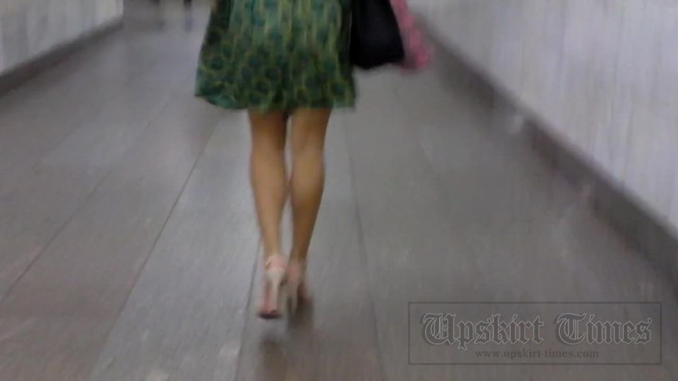 Upskirt-times.com- Ut_2832# This beauty in green_I started to take another approach to the escalator....