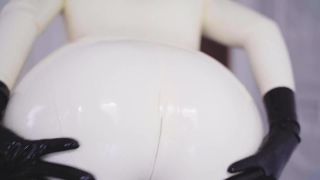 porno clip 17 Miss Ellie Mouse – Sexy Sonidos de blanco Latex Catsuit en gangbang xxx fetiche de limo
