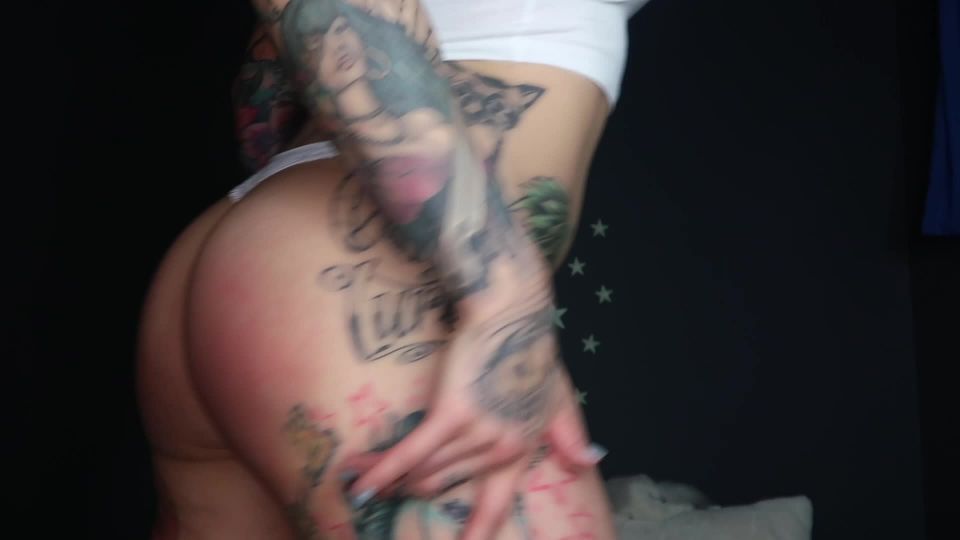 porno clip 4 Harley Lavey – Adoración culo  dominación  fetiche porno femdom vore