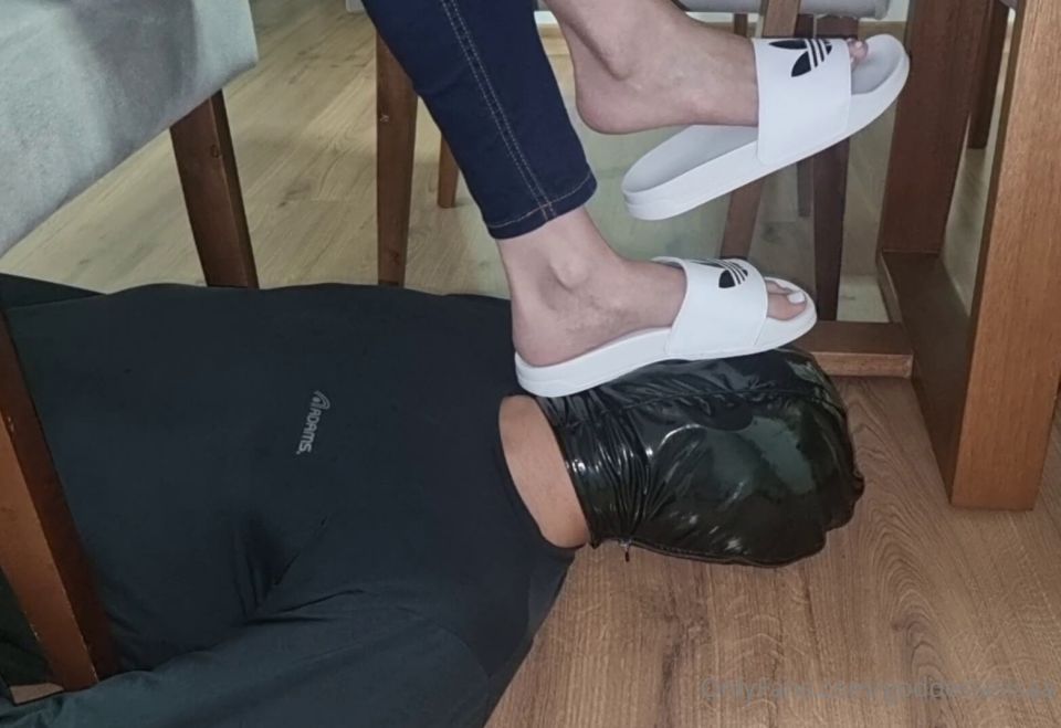 Goddess Elisa - You Would Love To Be My Footrest While I Do My Things, Wouldnt - Femdom