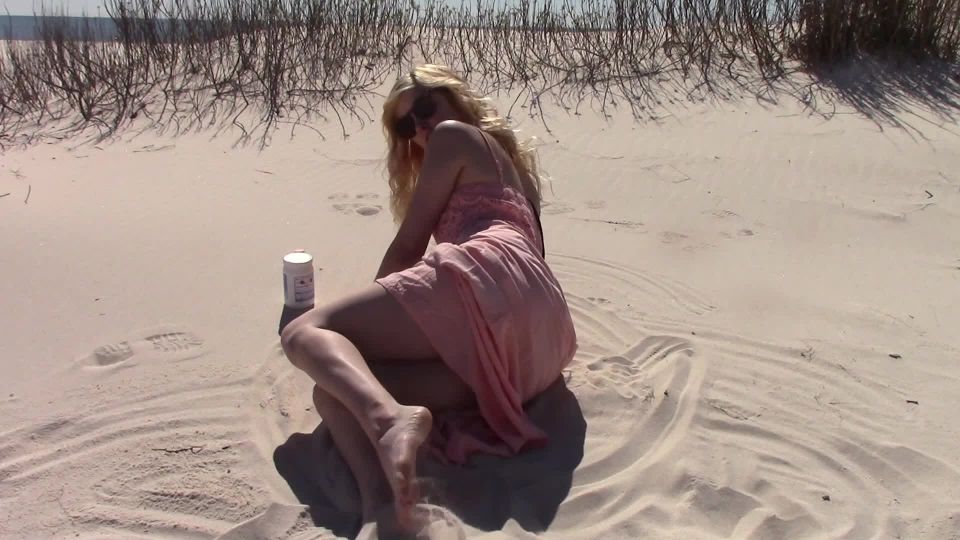 Emma Choice - Public Beach Oil and Tease - [Femdom porn]