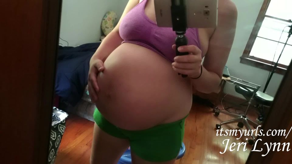 Jeri Lynn - 39 Weeks Pregnant Showing Off Body - Boobs