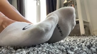 Onlyfans - Goddess Suzie - goddesssuzie26 - goddesssuzieThese socks are a week old and this heat has been making me sweat so much that they are n - 22-07-2021