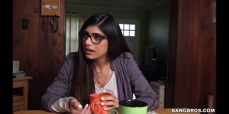 Mia Khalifa s First Monster Cock Threesome group 