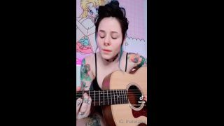 LAIKA - imnotlaika Imnotlaikaive been feeling like absolute death but you guys make me smile so much - 04-04-2021 - Onlyfans