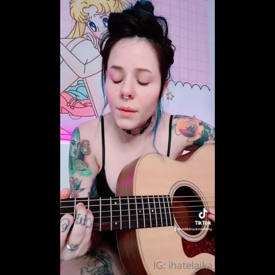 LAIKA - imnotlaika Imnotlaikaive been feeling like absolute death but you guys make me smile so much - 04-04-2021 - Onlyfans