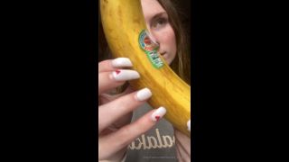 LaLaLaura aka lauras_kingdom - 09-15-2024 OnlyFans Video - Grace Banana Claw_85z0 video LaLaLaura hardcore