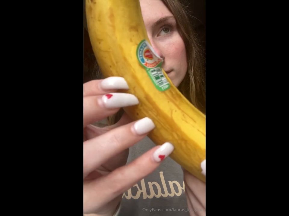 LaLaLaura aka lauras_kingdom - 09-15-2024 OnlyFans Video - Grace Banana Claw_85z0 video LaLaLaura hardcore