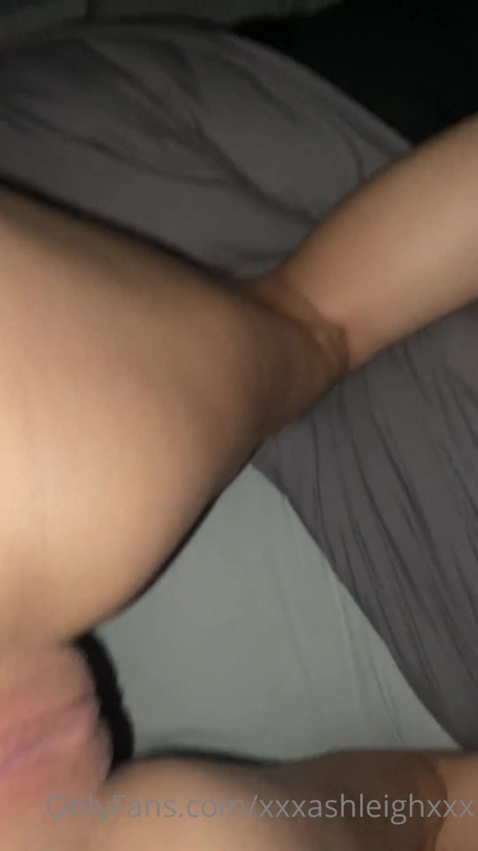 Onlyfans - xxxashleighxxx - I love it  daddy fingering my little pussy and sliding his thumb in my ass - 20-01-2021