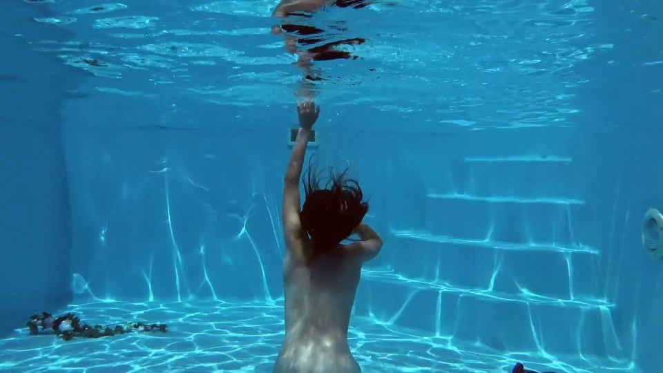 6231 Caliente raza mixta adolescente Fernanda Releve natación desnuda