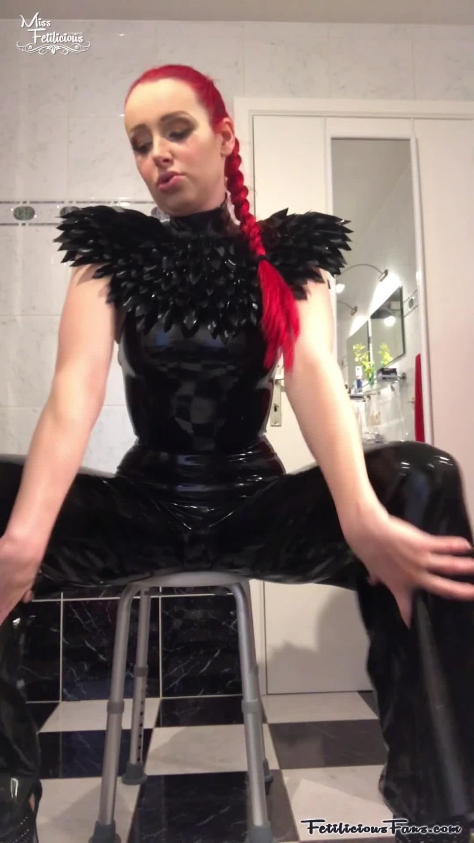 Día del Látex en casa - FetiliciousFans.