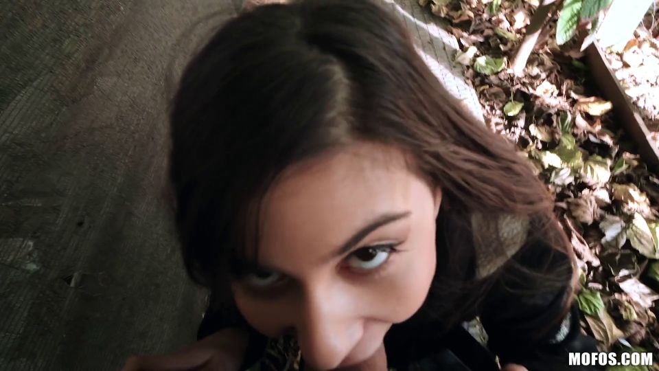 Anya Krey Anal By The Parking Lot (Porno de Amateur)