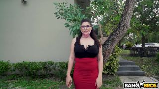 Gold-Digger Hops in The Bus Laila Lust 720p
