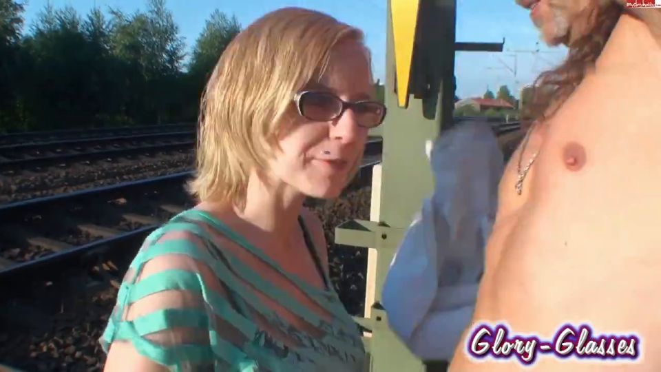 Glory - Glasses - CREAMPIE - Weggeknallt und Vollgepumpt 720P - Germany