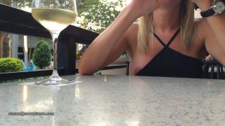 Incredible nipple slip at the restaurant while she was waiting for her boyfriend  1  280