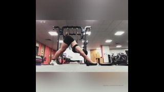 online xxx video 15 cleosummersxxx 0402202021002493 love a good stretch in the gym, calf fetish on fetish porn 