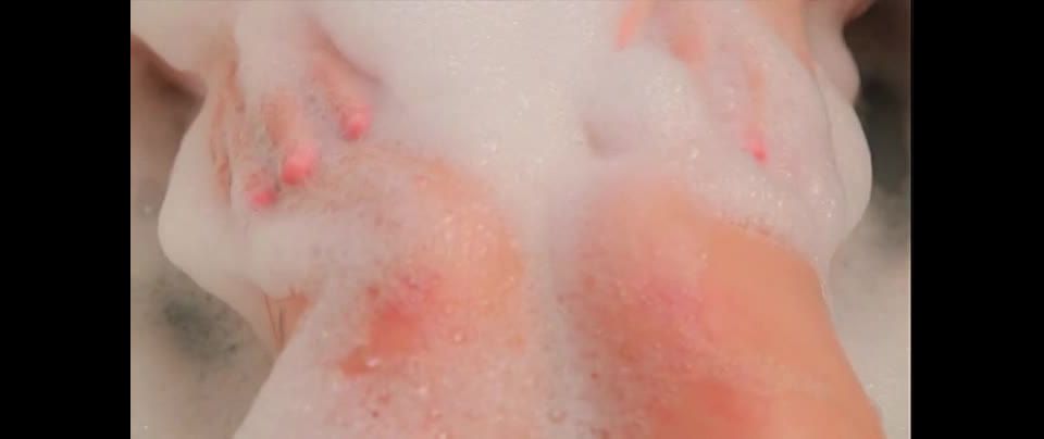 Asian beauty Marin Kato enjoys her bubble  bath